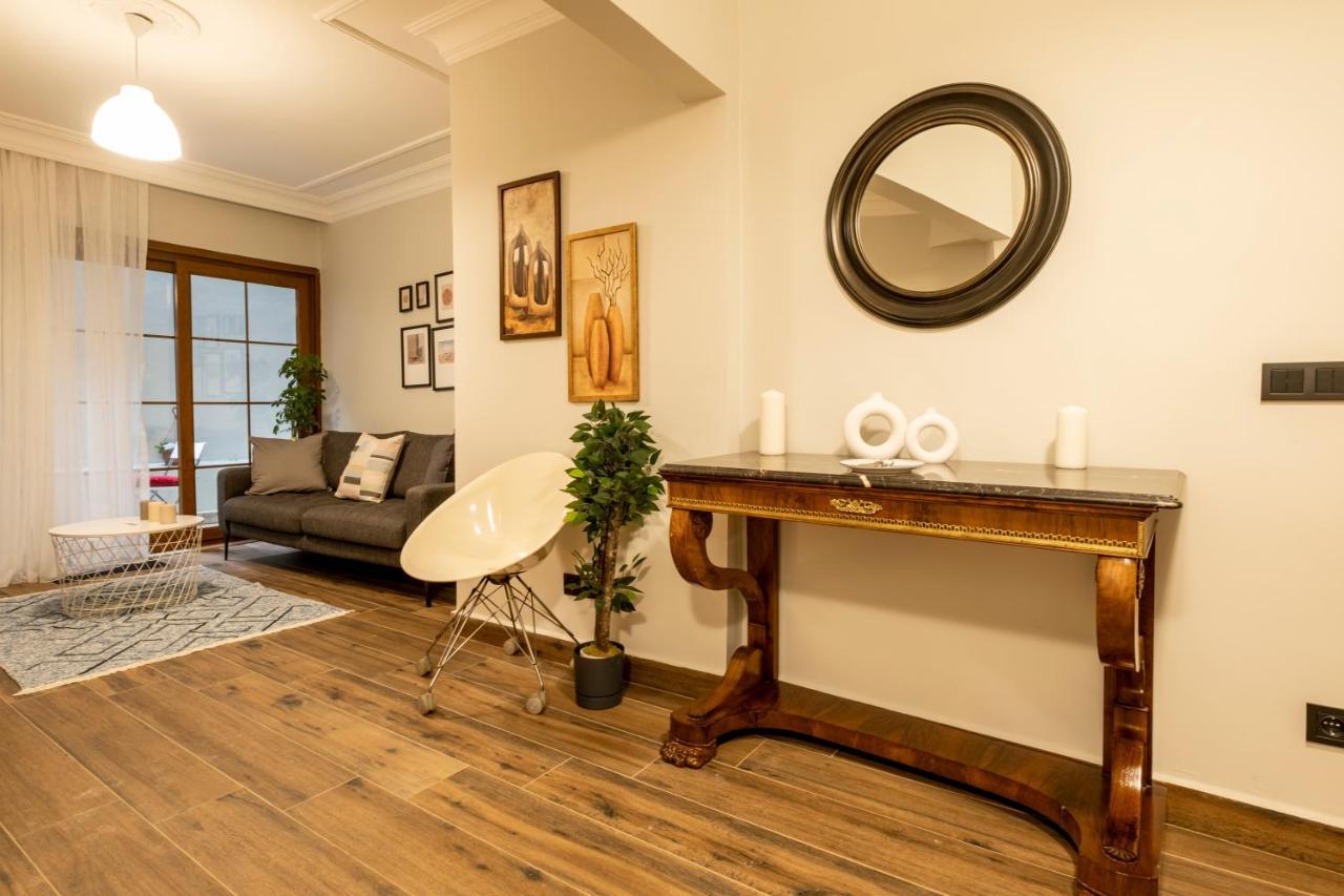 Spacious And Comfy 2Br In The Heart Of Cihangir Appartement Istanboel Buitenkant foto