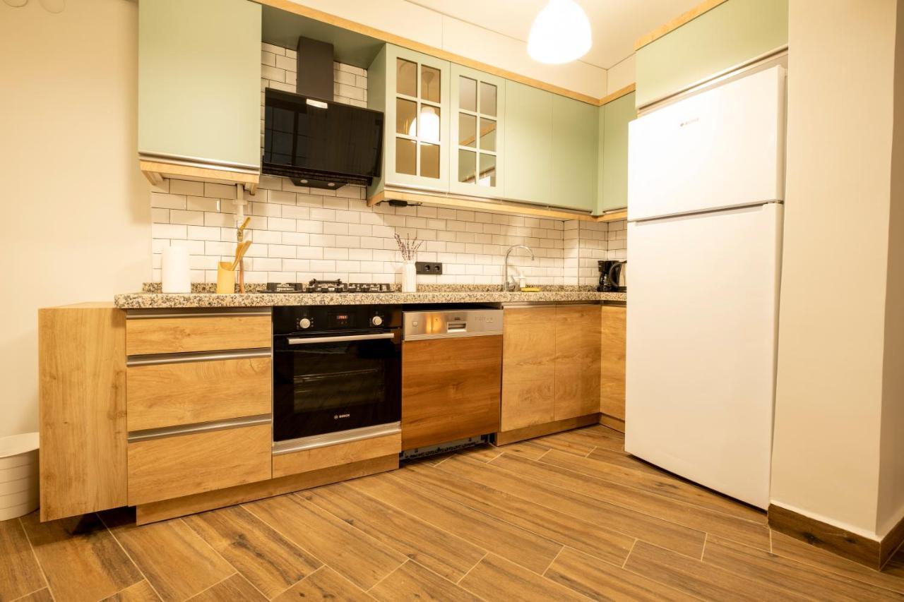 Spacious And Comfy 2Br In The Heart Of Cihangir Appartement Istanboel Buitenkant foto