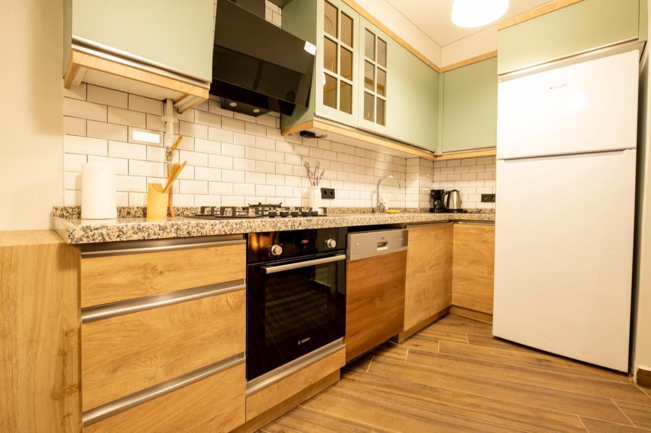 Spacious And Comfy 2Br In The Heart Of Cihangir Appartement Istanboel Buitenkant foto